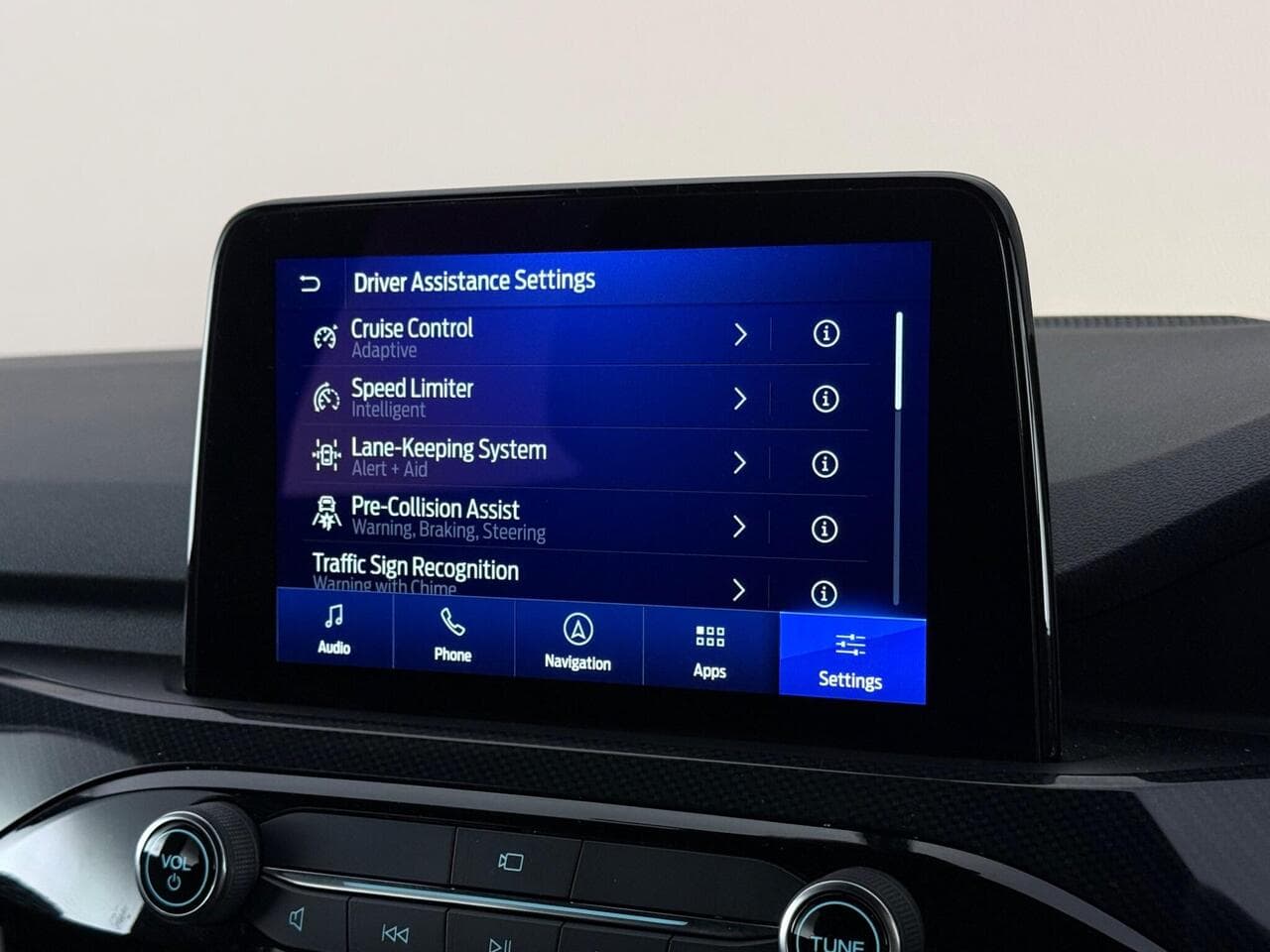 Ford Kuga thumbnail Infotainment System