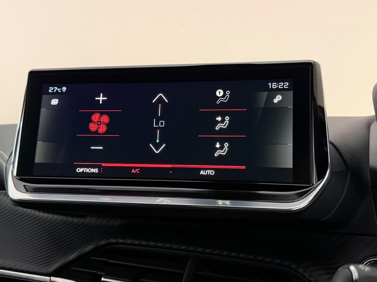 Peugeot 2008 thumbnail Infotainment System