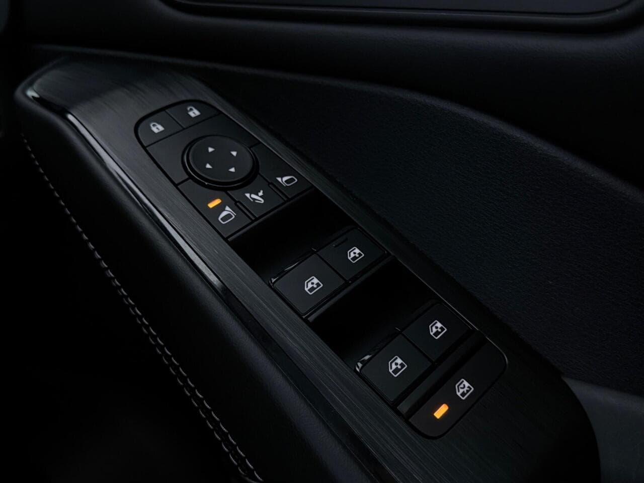 Nissan Qashqai thumbnail Misc Controls