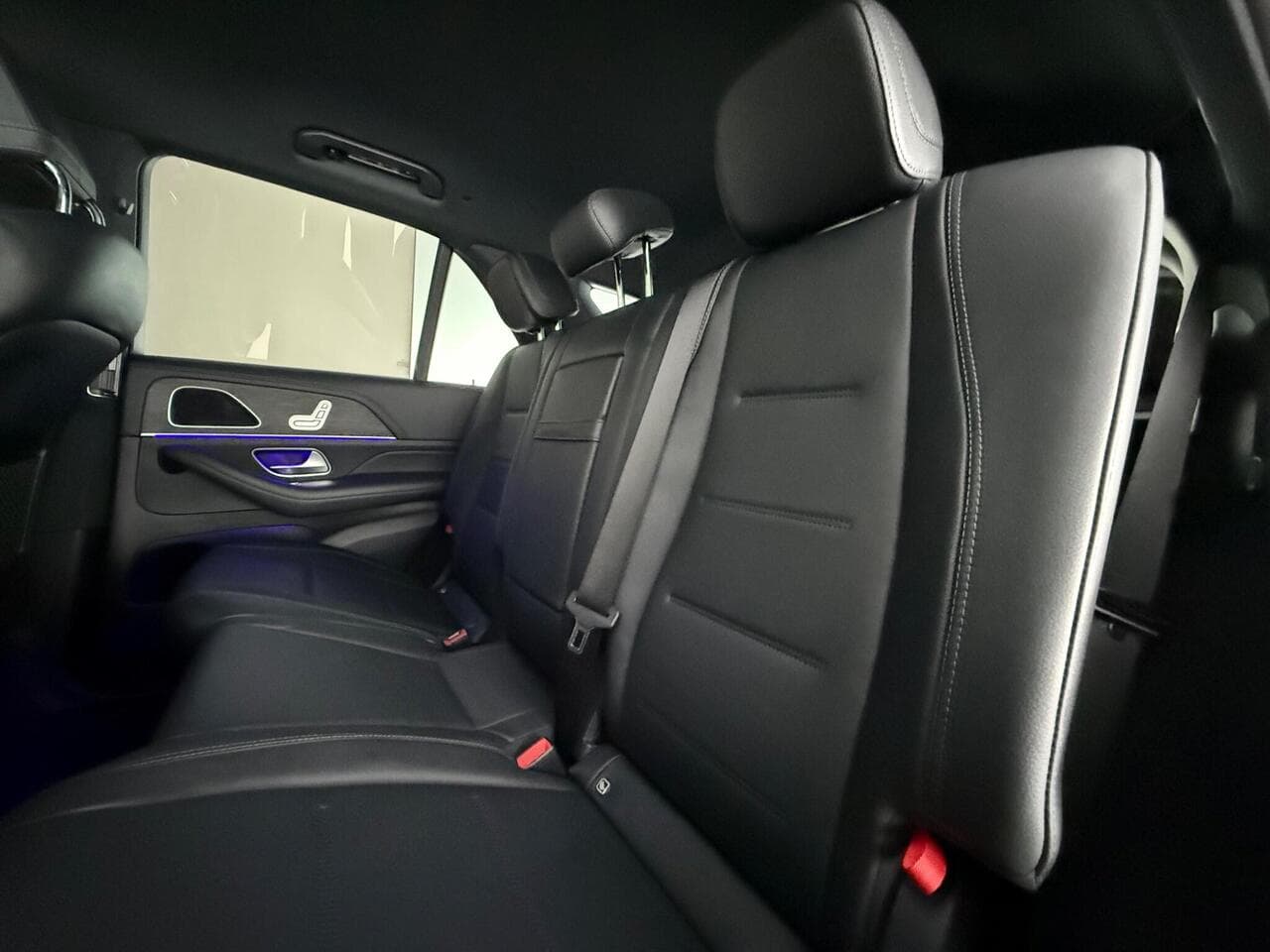 Mercedes-Benz GLE thumbnail Seats Rear