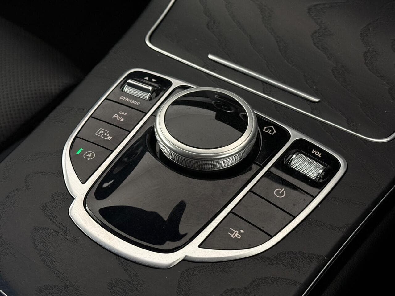 Mercedes-Benz C Class thumbnail Misc Controls