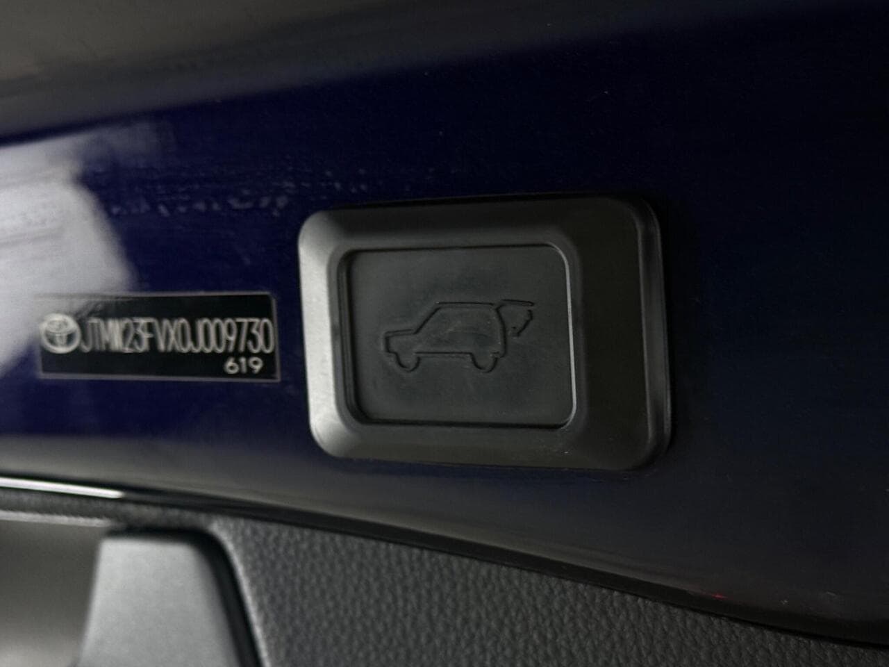 Toyota RAV4 thumbnail Misc Controls