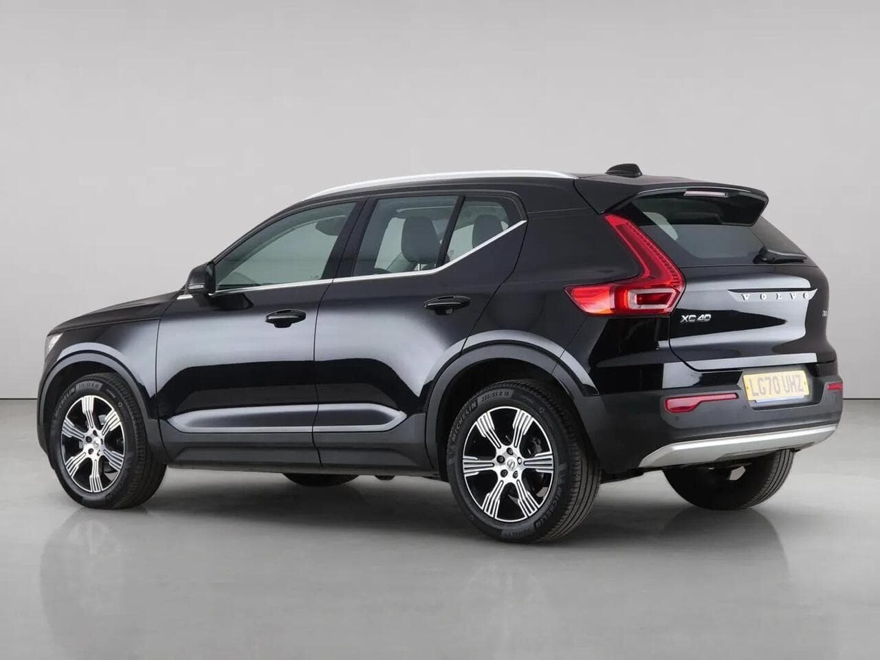 Volvo XC40 thumbnail Rear Left