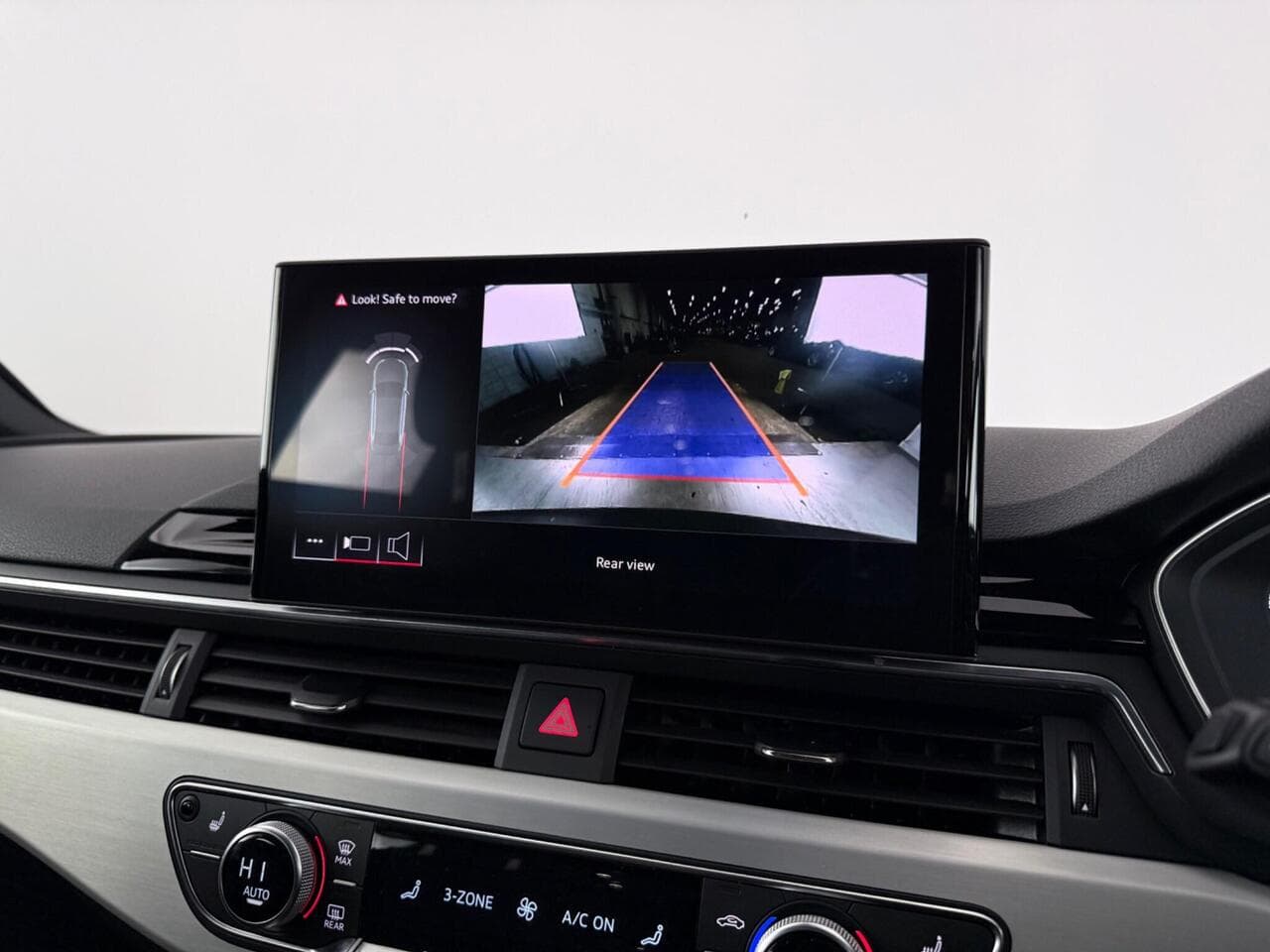 Audi A4 thumbnail Infotainment System