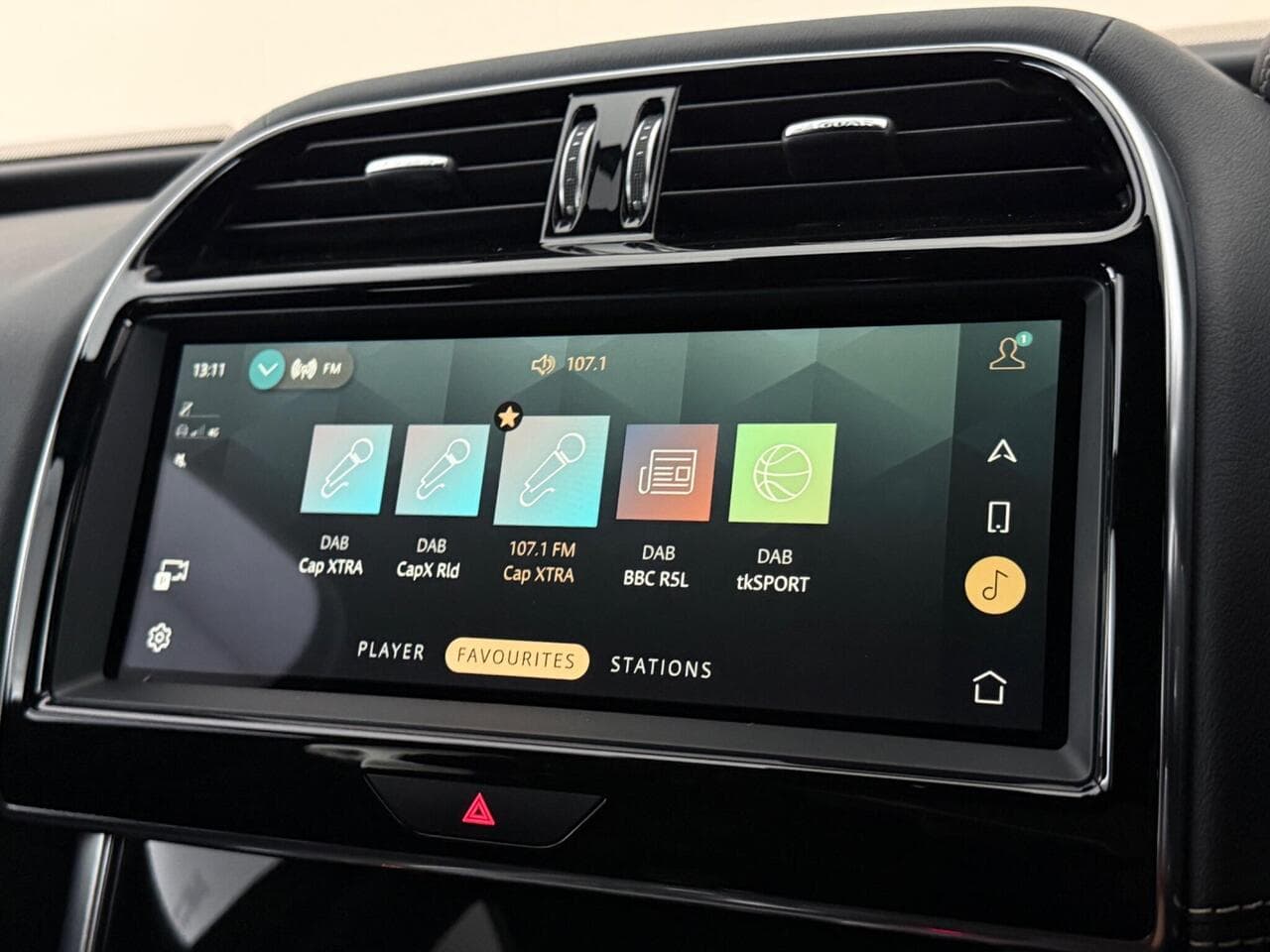 Jaguar XE thumbnail Infotainment System