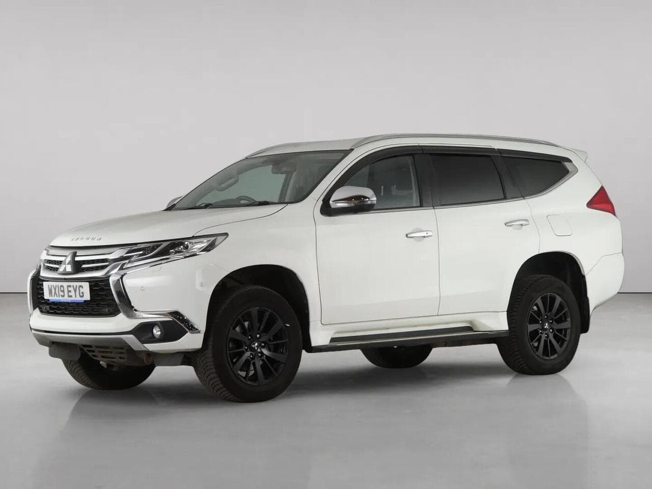 Mitsubishi Shogun Sport thumbnail Front Left