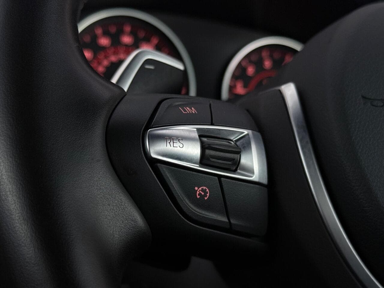 BMW 4 Series thumbnail Misc Controls