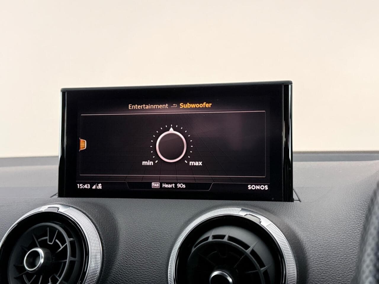 Audi Q2 thumbnail Infotainment System
