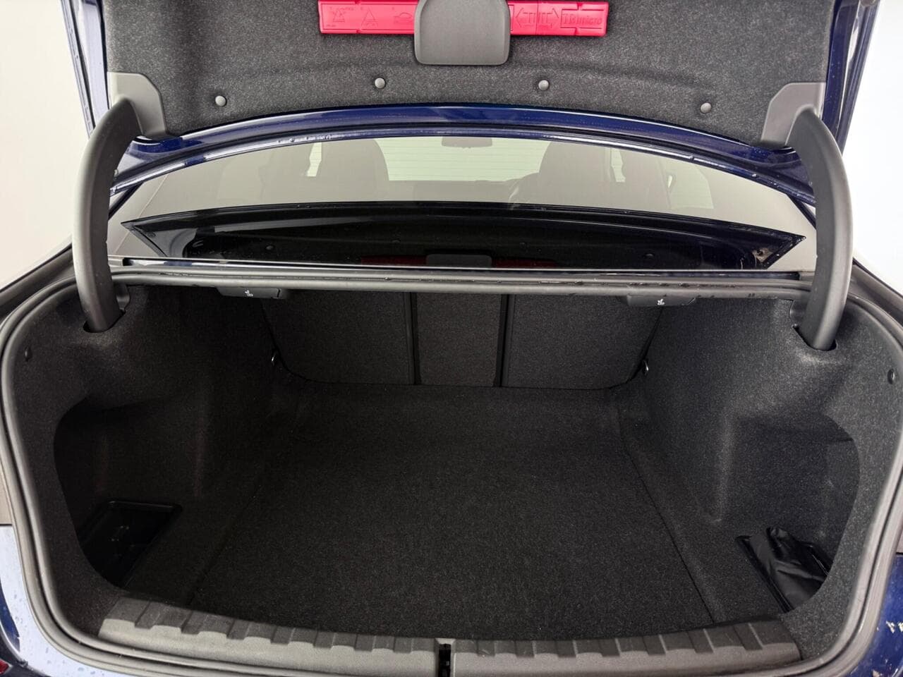 BMW 3 Series thumbnail Boot