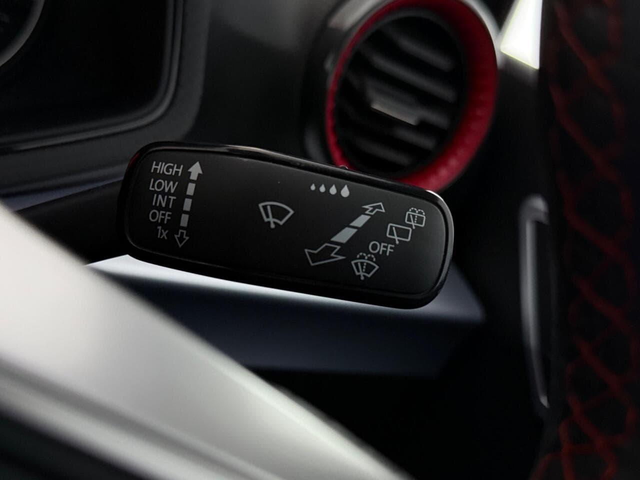 SEAT Arona thumbnail Misc Controls