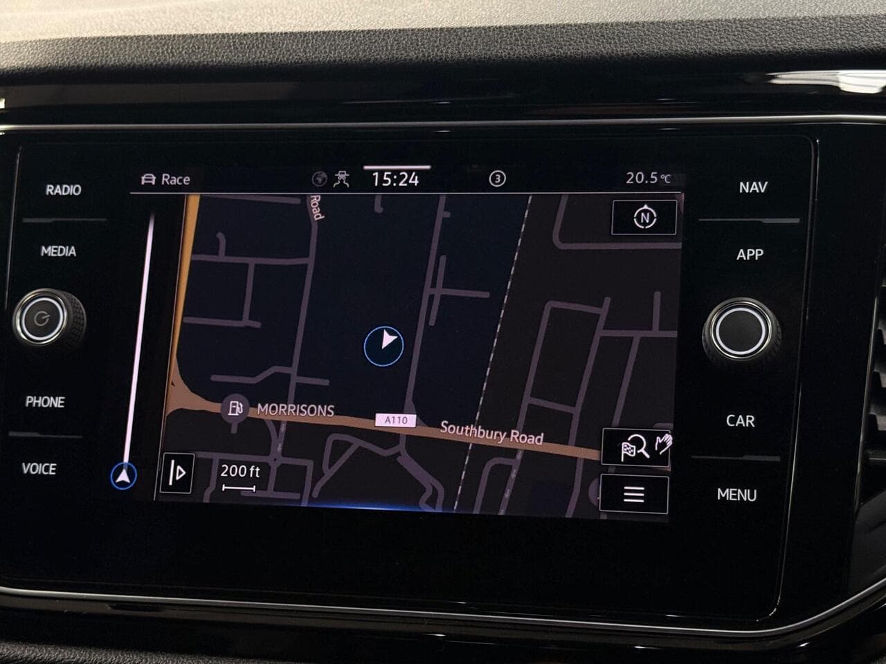 Volkswagen T-Roc thumbnail Infotainment System