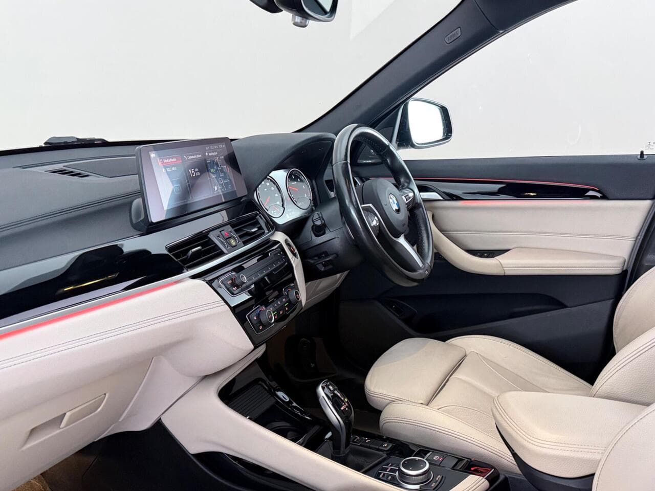 BMW X1 thumbnail Interior Front