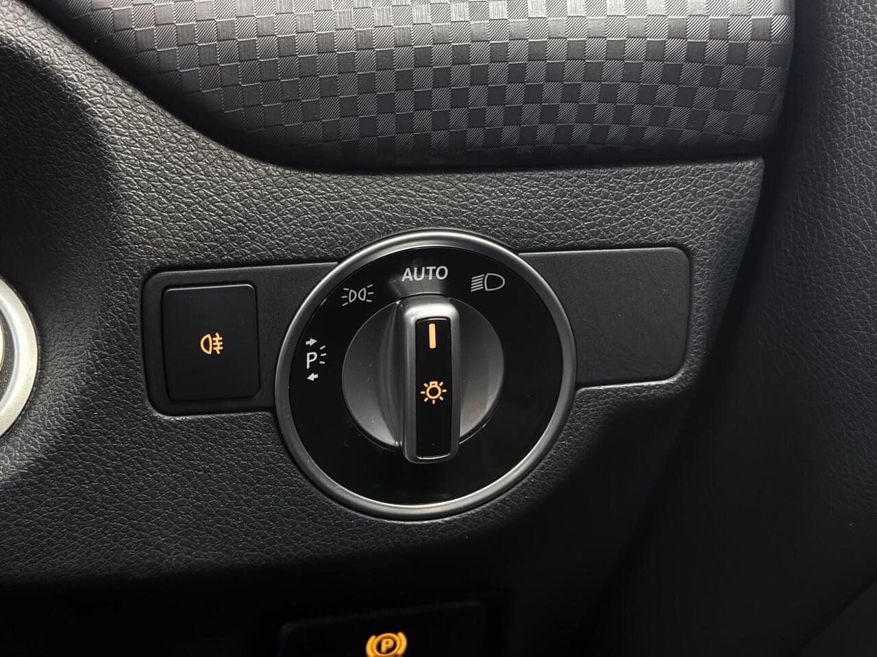 Mercedes-Benz A Class thumbnail Misc Controls
