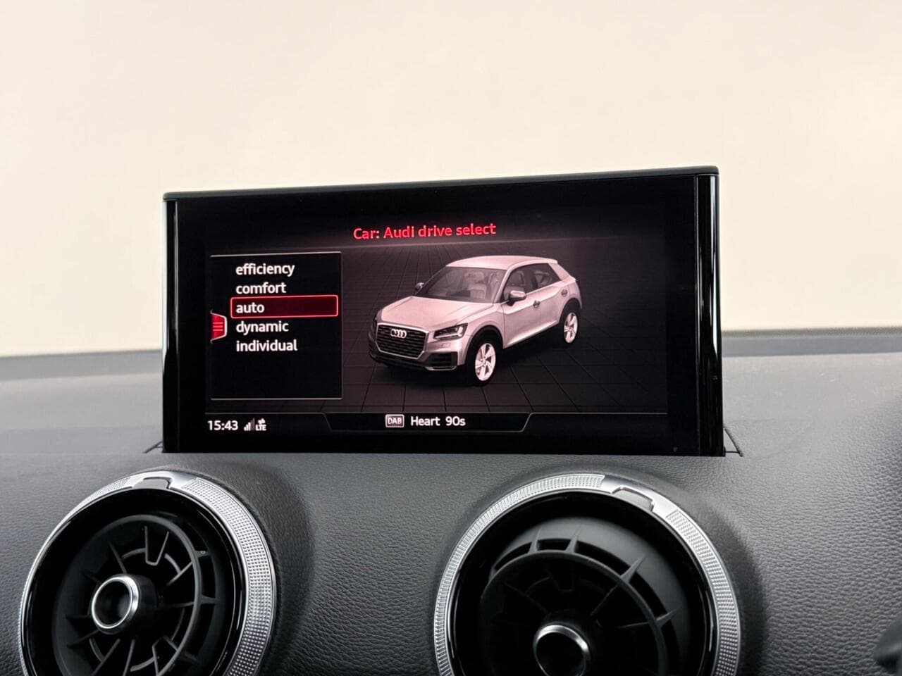 Audi Q2 thumbnail Infotainment System
