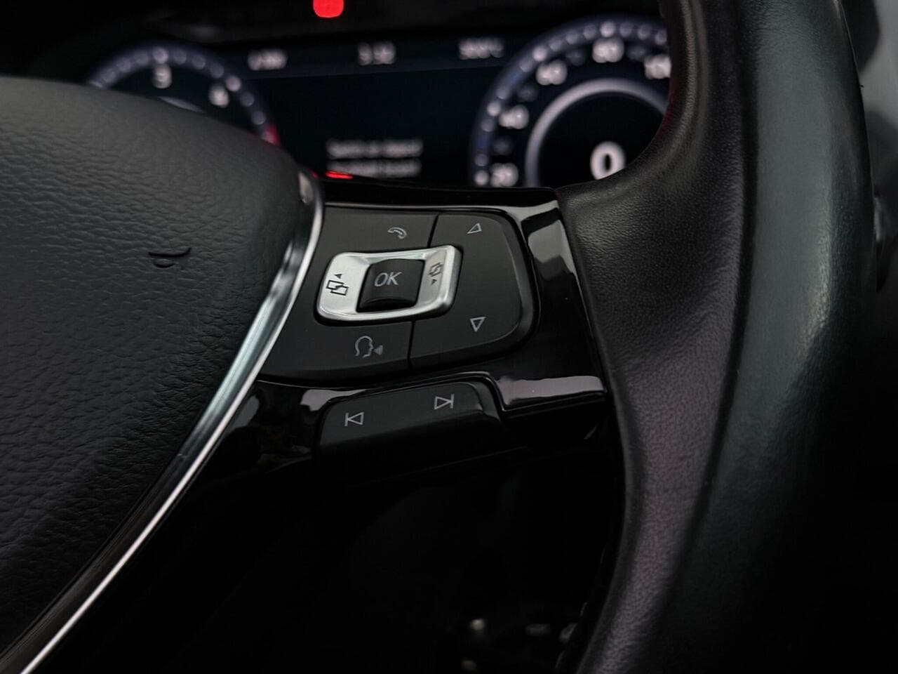 Volkswagen Tiguan thumbnail Misc Controls