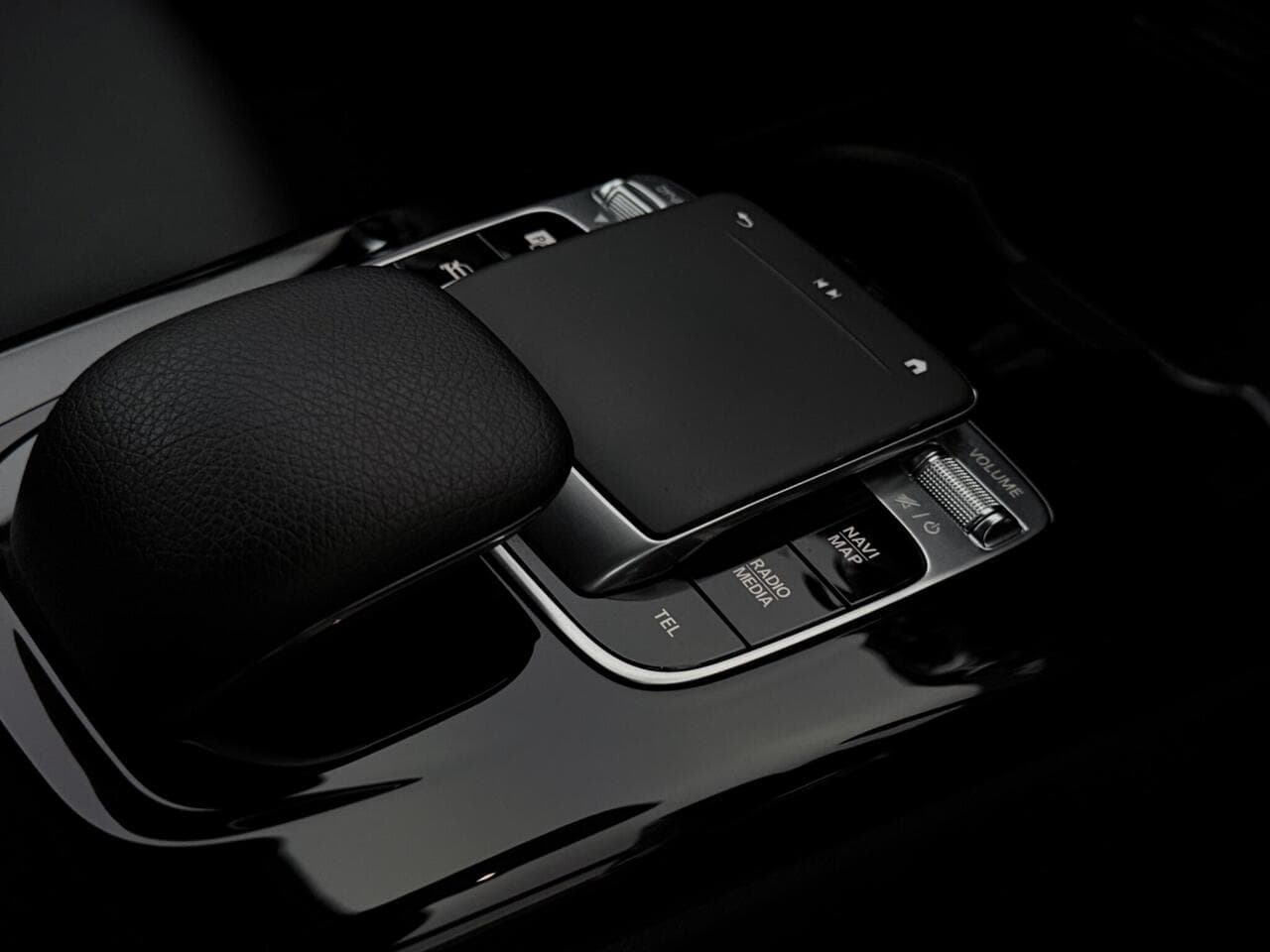 Mercedes-Benz A Class thumbnail Misc Controls