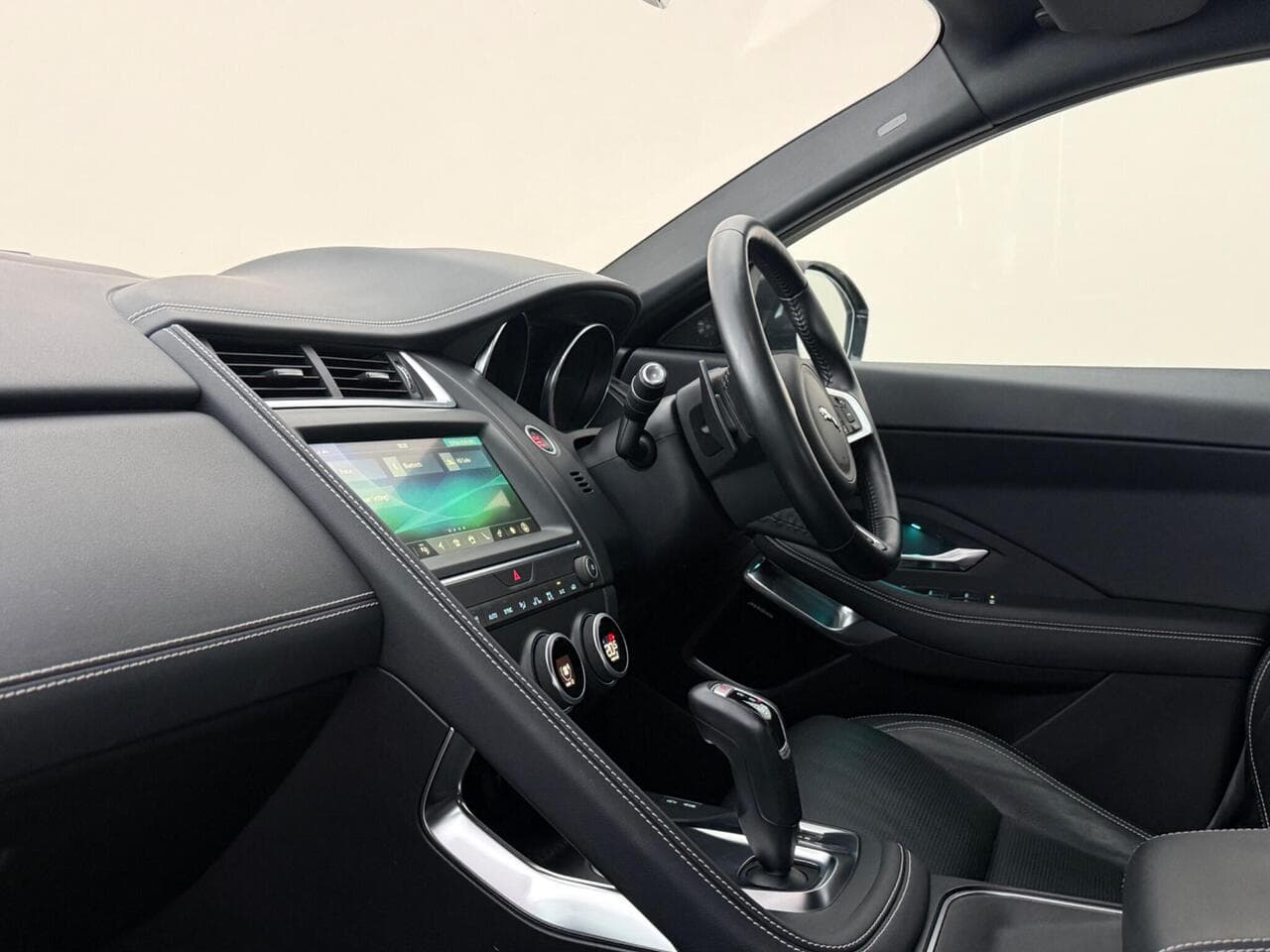 Jaguar E-PACE thumbnail Interior Front