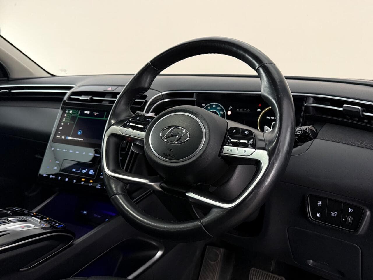Hyundai TUCSON thumbnail Steering Wheel