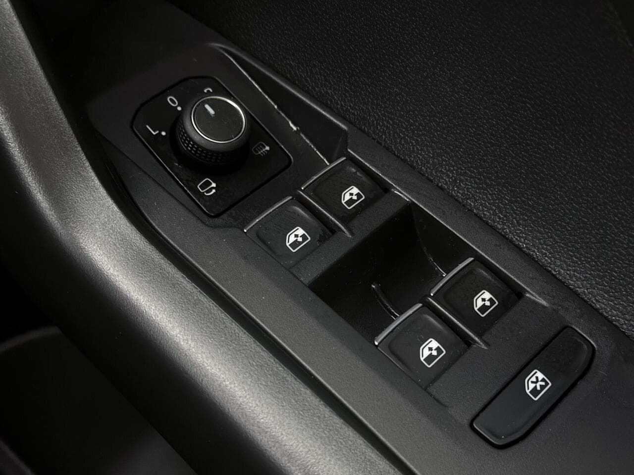 Volkswagen T-Cross thumbnail Misc Controls
