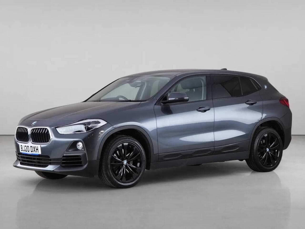 BMW X2 thumbnail Front Left