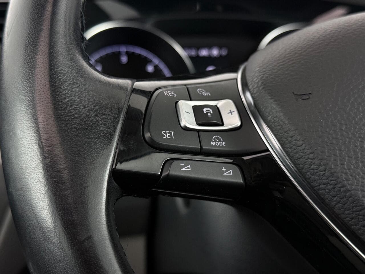Volkswagen Touran thumbnail Misc Controls