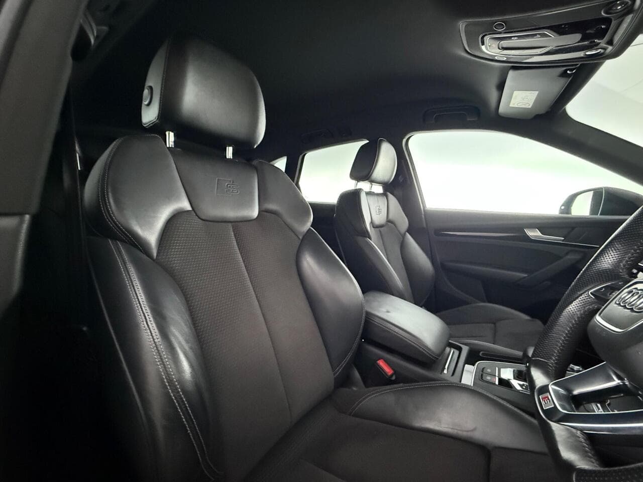 Audi Q5 thumbnail Seat Driver