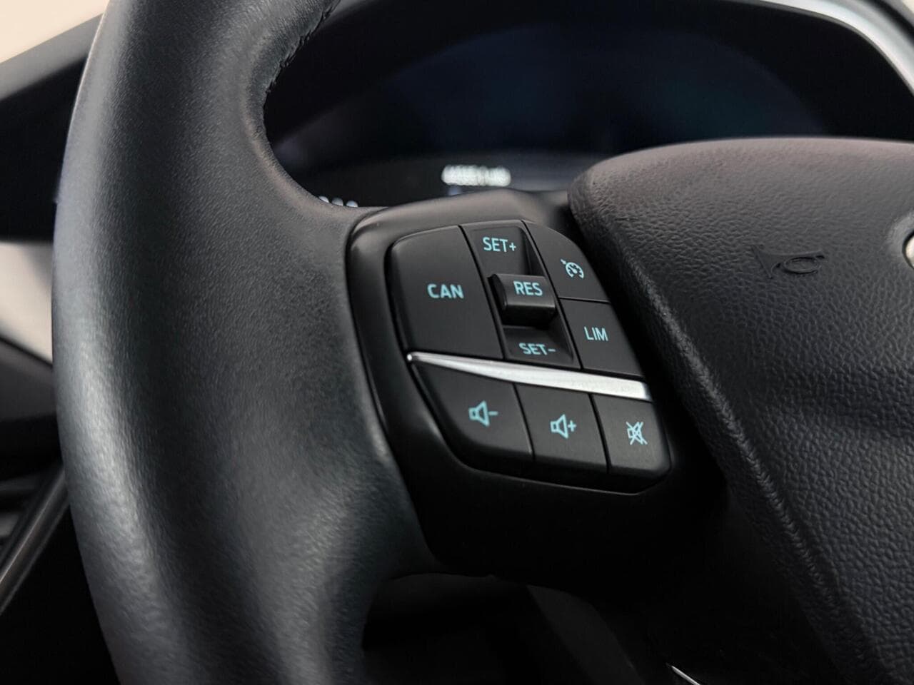 Ford Focus thumbnail Misc Controls