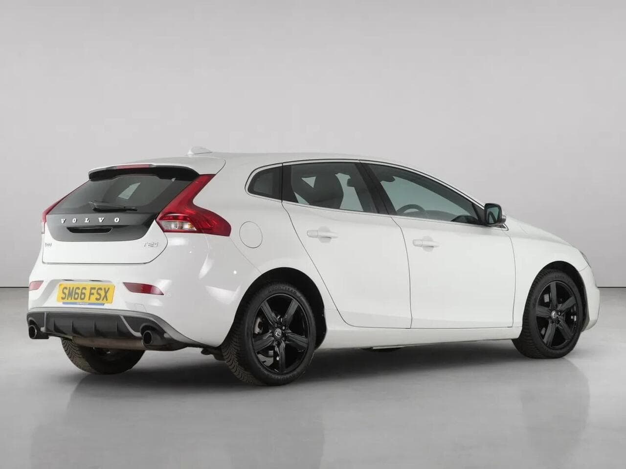 Volvo V40 thumbnail Rear Right