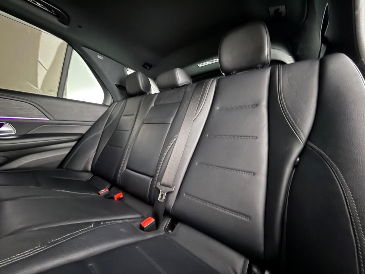 Mercedes-Benz GLE thumbnail Seats Rear