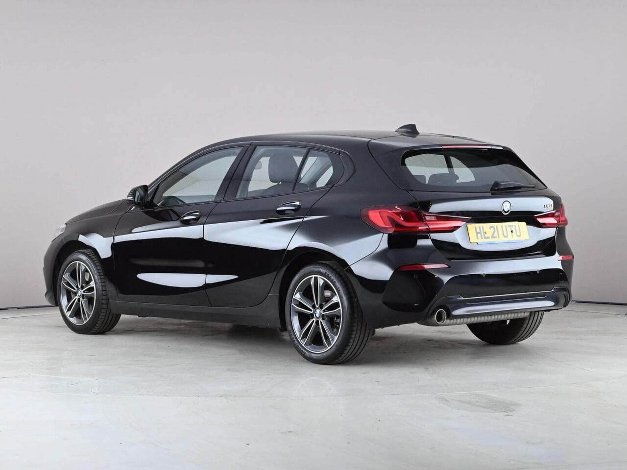 BMW 1 Series thumbnail Rear Left