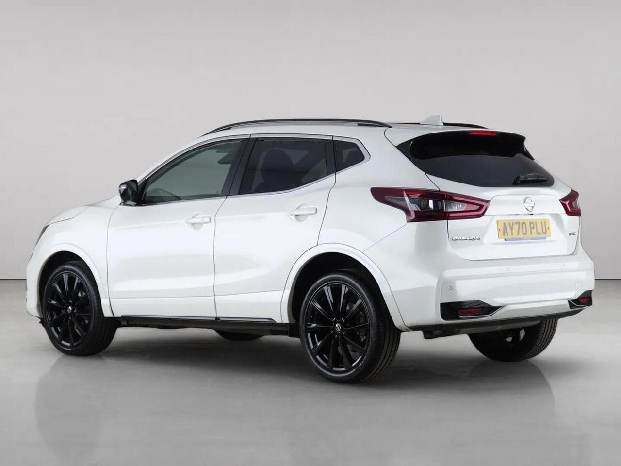 Nissan Qashqai thumbnail Rear Left