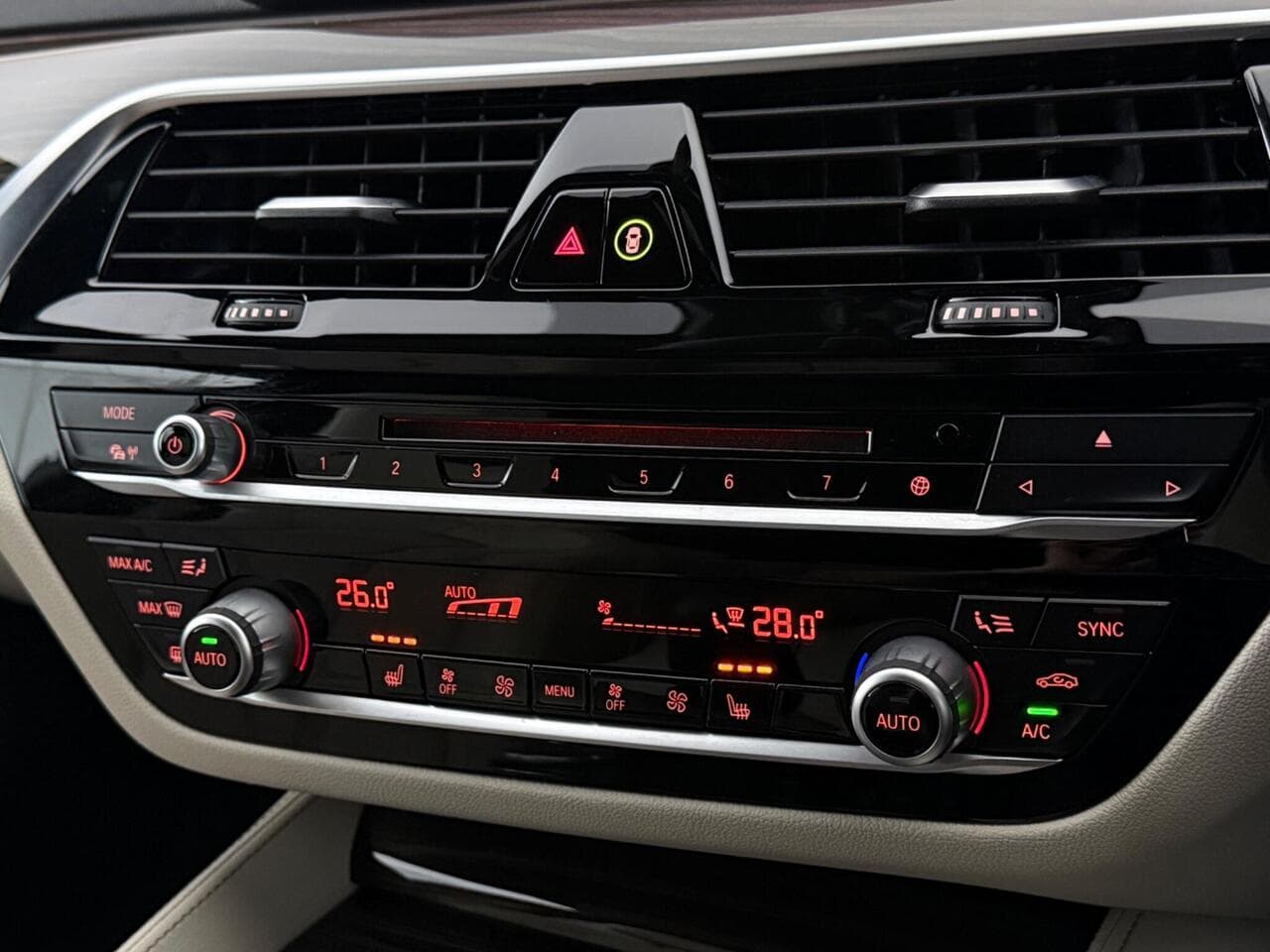 BMW 5 Series thumbnail Infotainment System