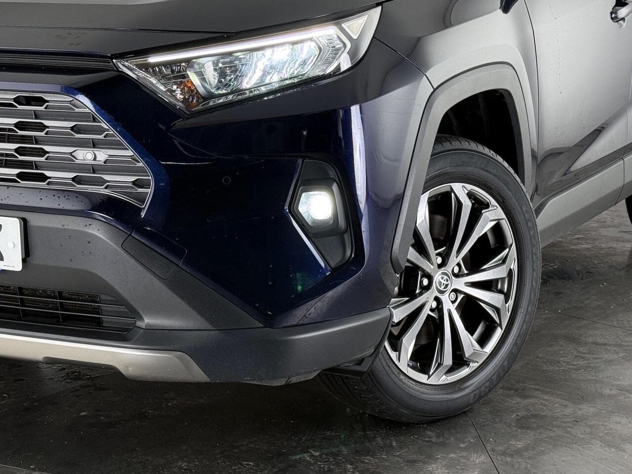 Toyota RAV4 thumbnail Wheel