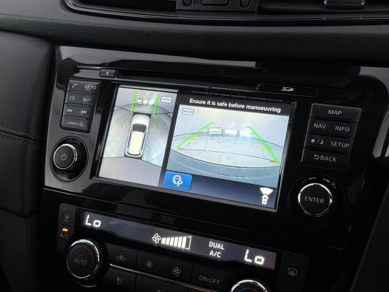 Nissan X-Trail thumbnail Infotainment System