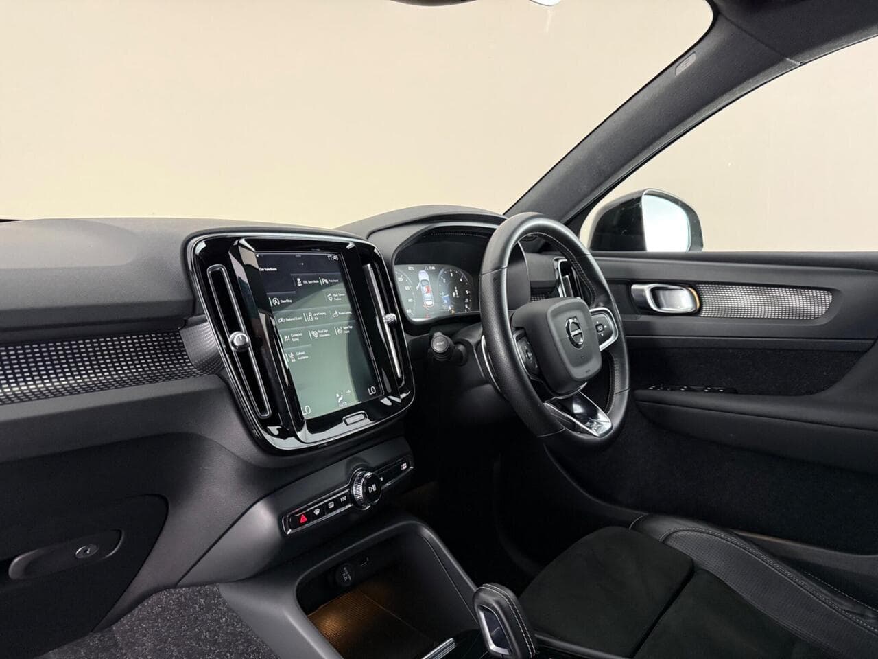 Volvo XC40 thumbnail Interior Front