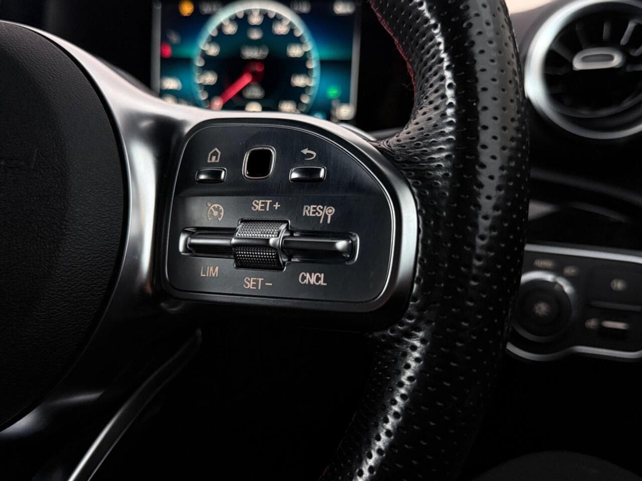 Mercedes-Benz A Class thumbnail Misc Controls
