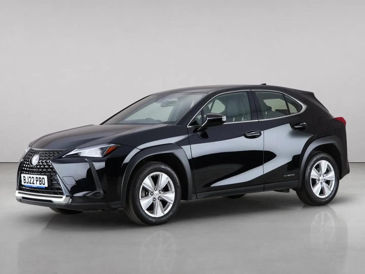 Lexus UX thumbnail Front Left