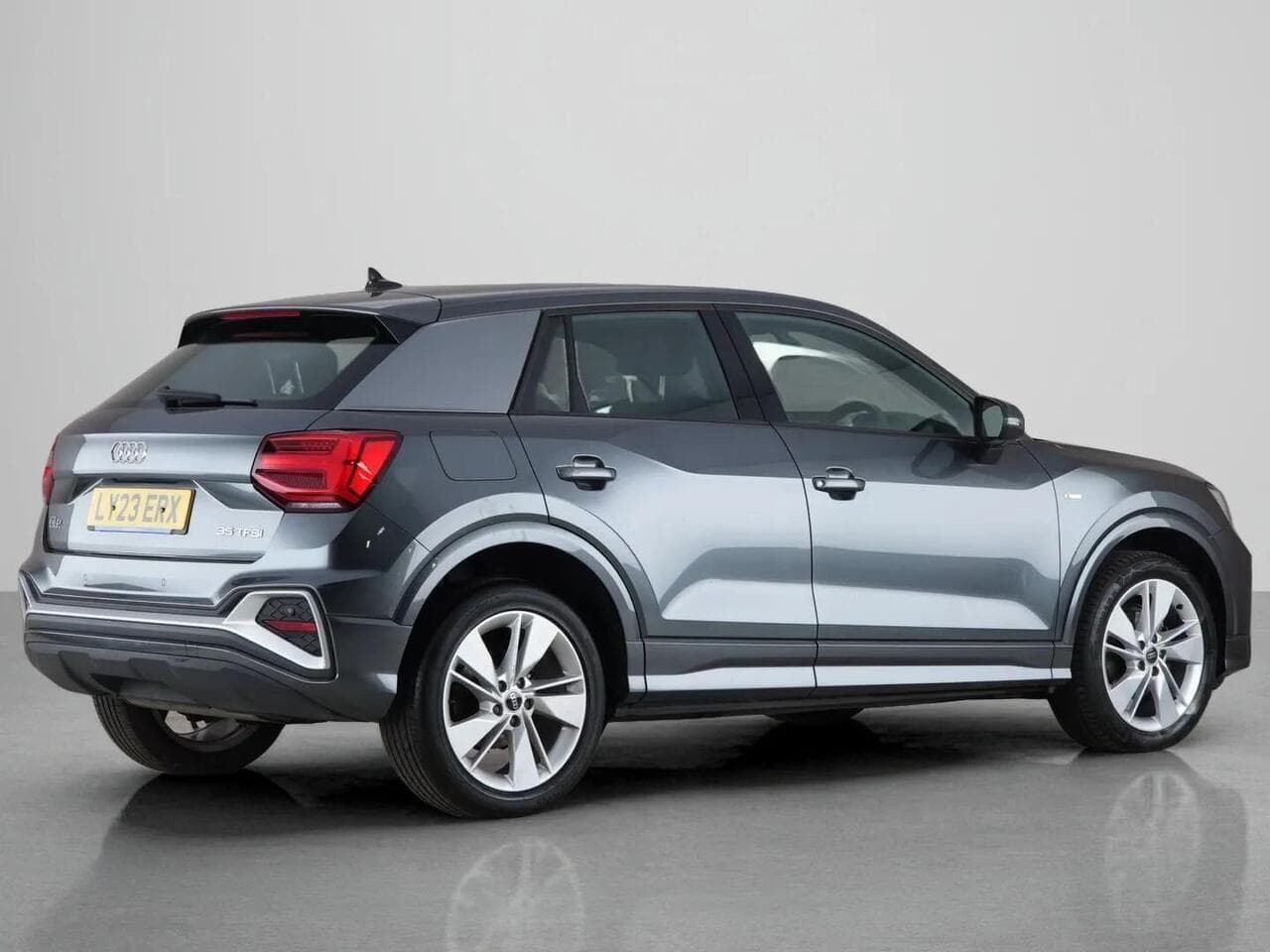 Audi Q2 thumbnail Rear Right