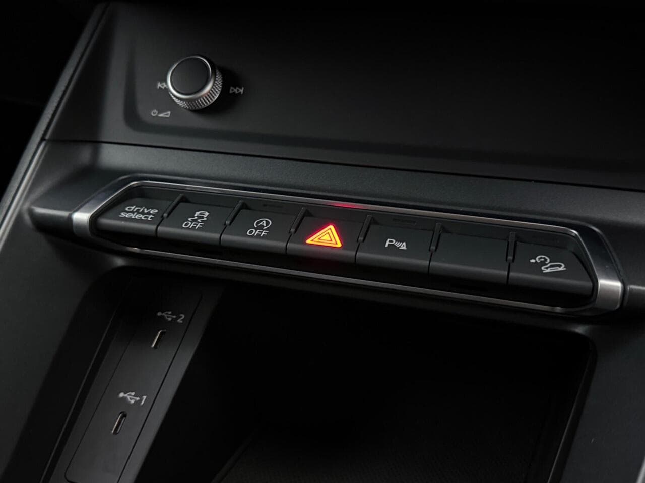 Audi Q3 thumbnail Misc Controls