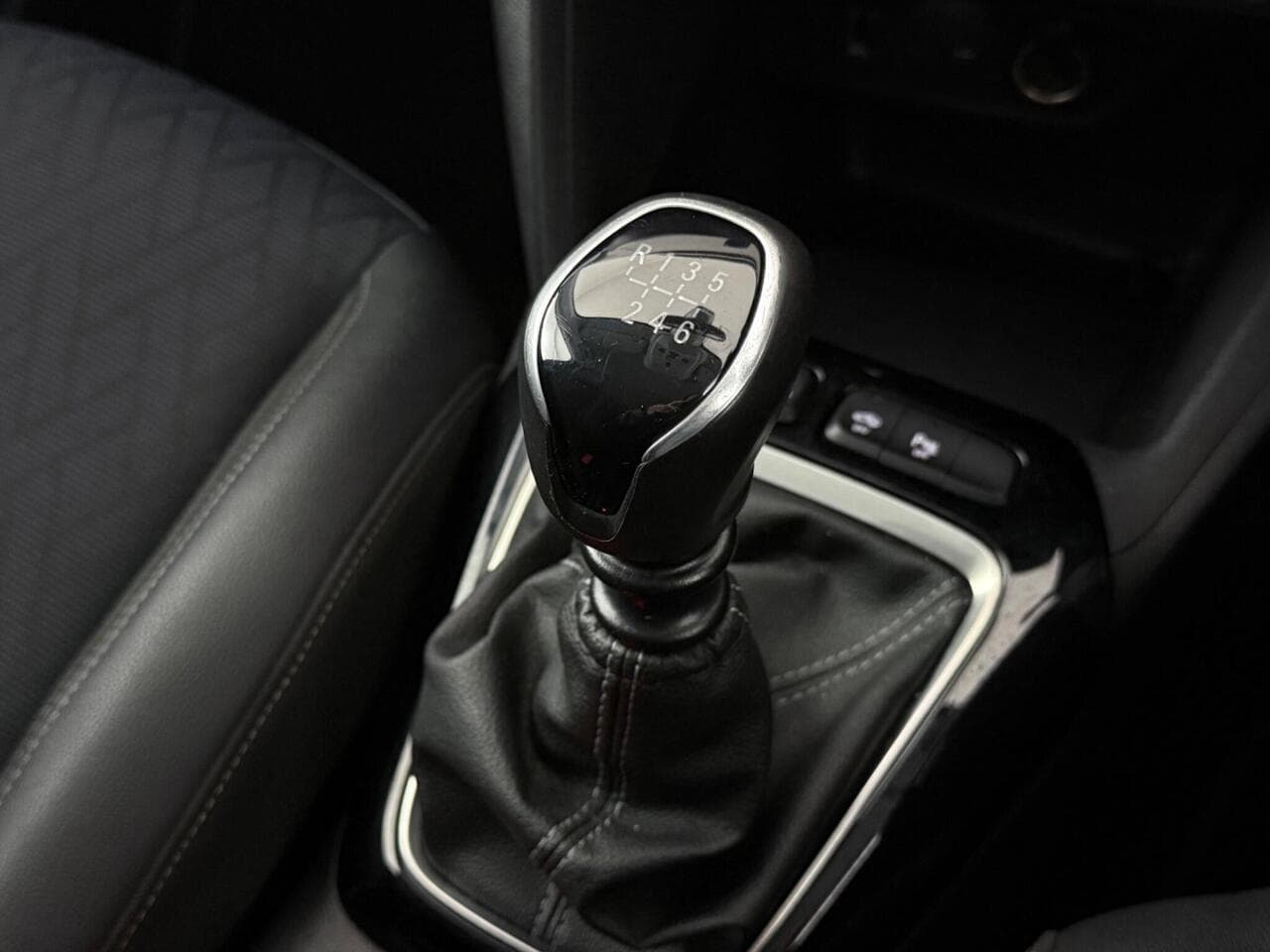 Vauxhall Corsa thumbnail Interior Front