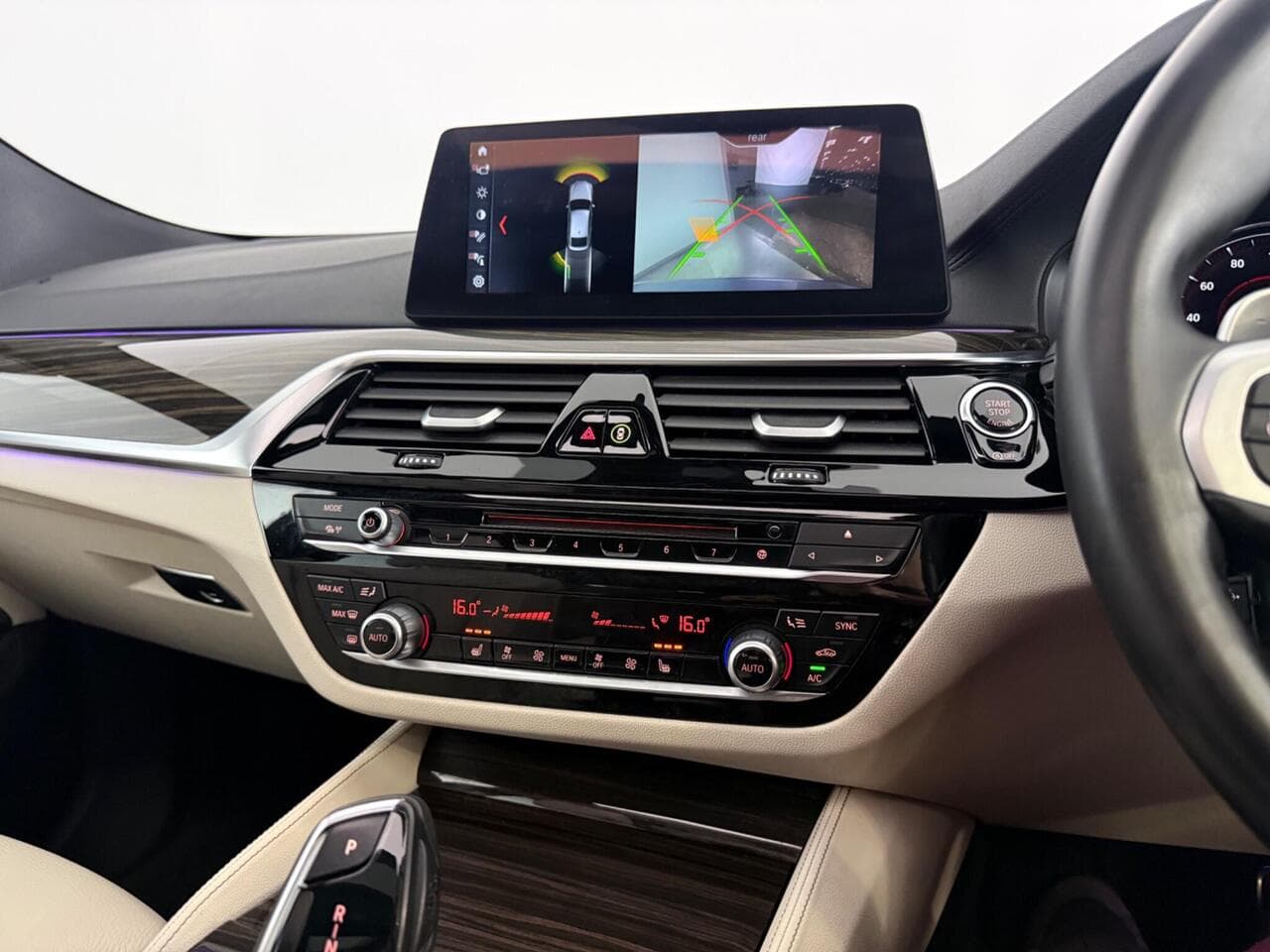 BMW 6 Series Gran Turismo thumbnail Infotainment System