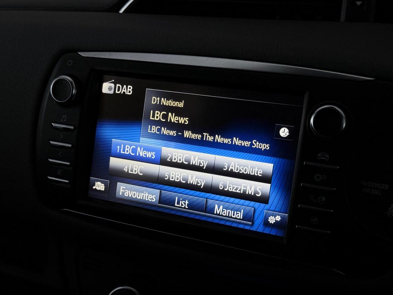 Toyota Yaris thumbnail Infotainment System