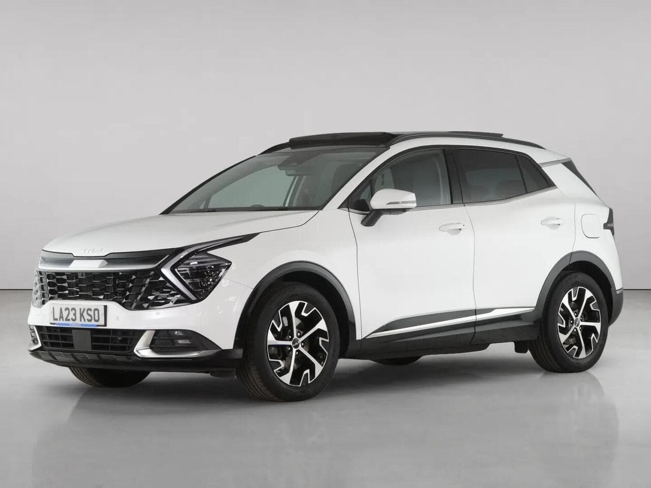Kia Sportage thumbnail Front Left