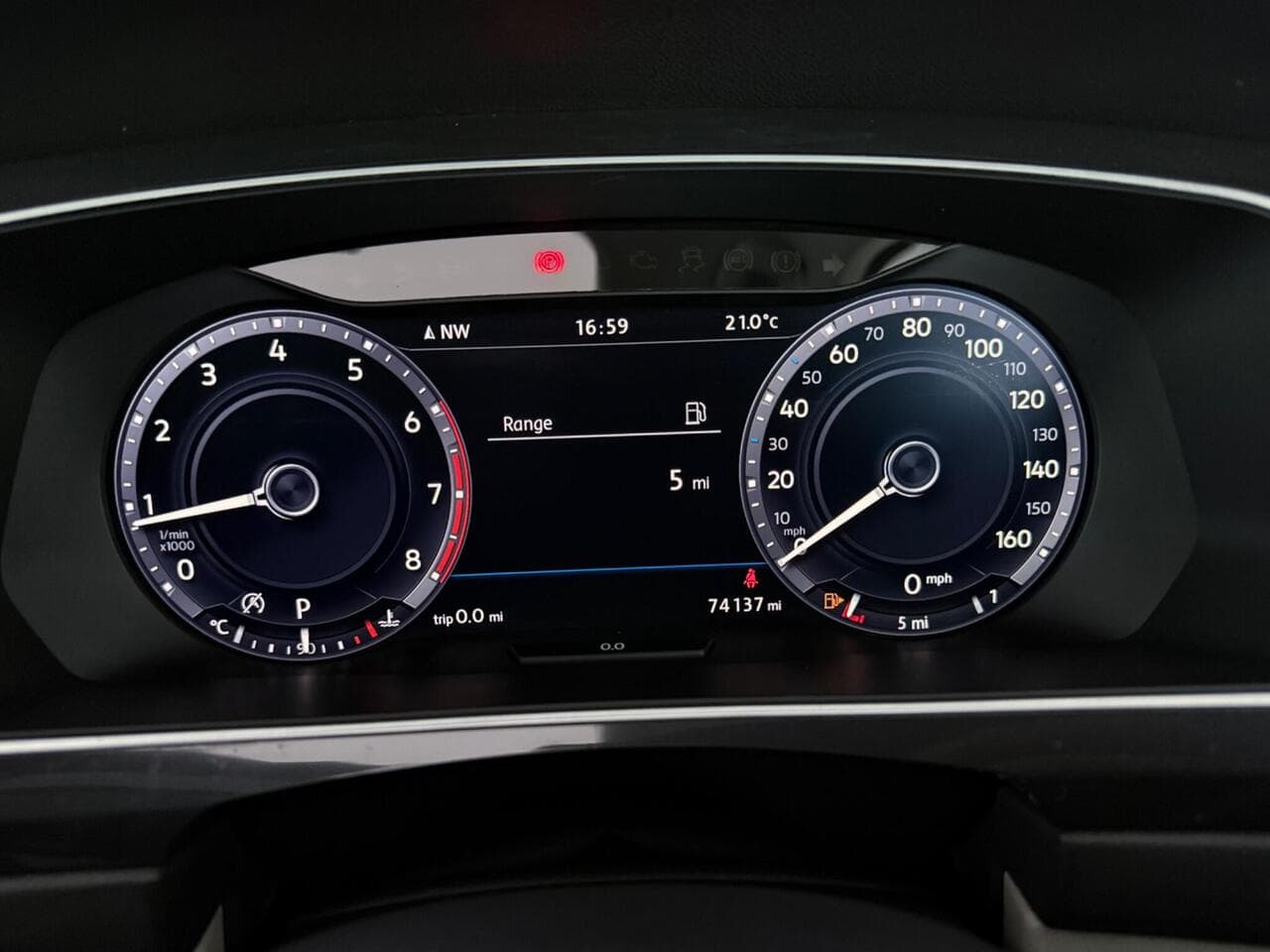 Volkswagen Tiguan thumbnail Driver Instruments