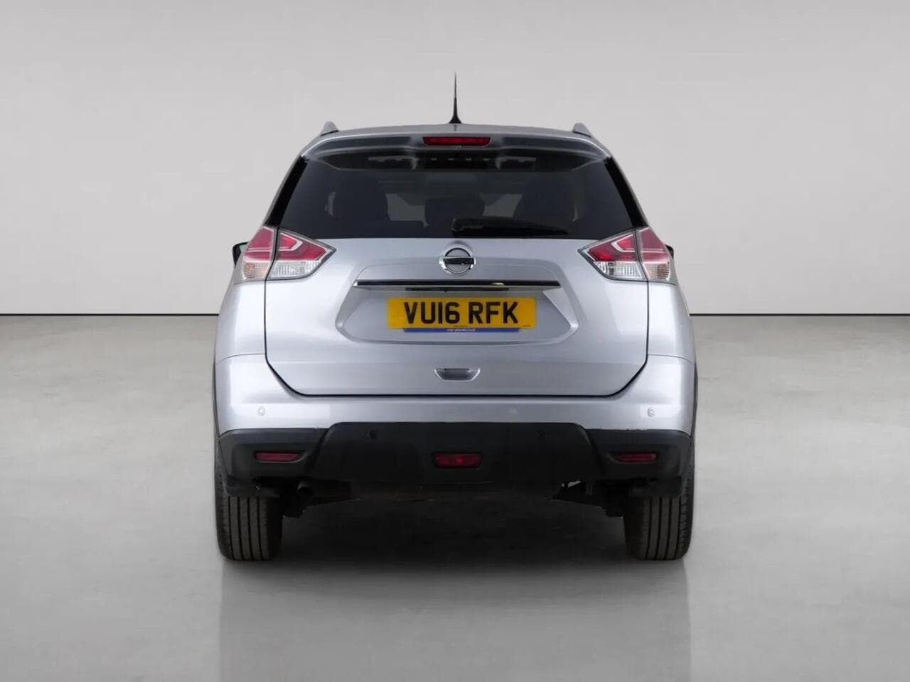 Nissan X-Trail thumbnail Rear