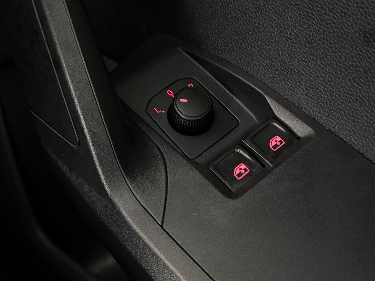 SEAT Ibiza thumbnail Misc Controls