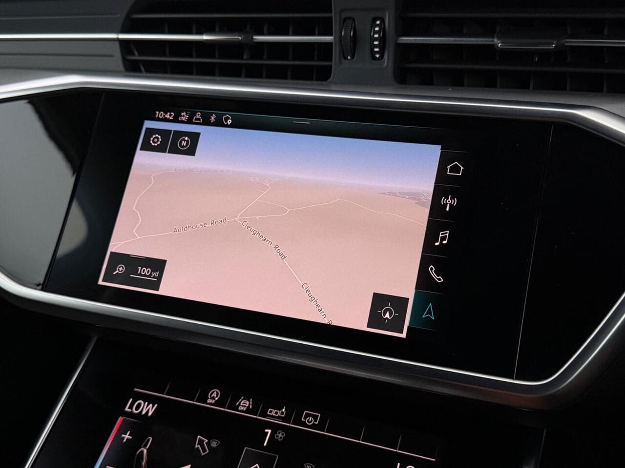Audi A6 Avant thumbnail Infotainment System