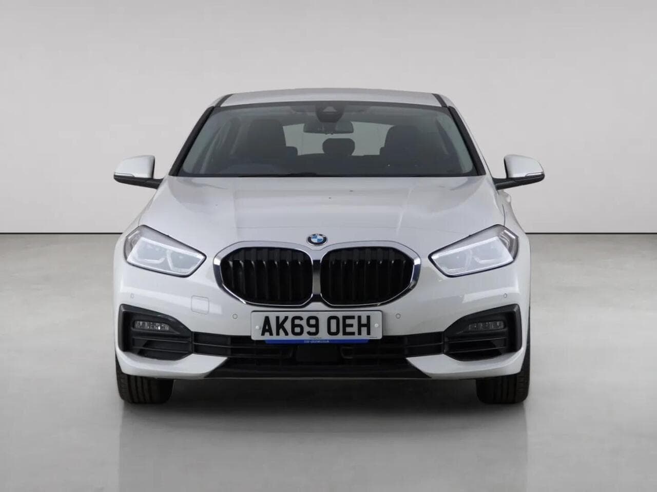 BMW 1 Series thumbnail Front