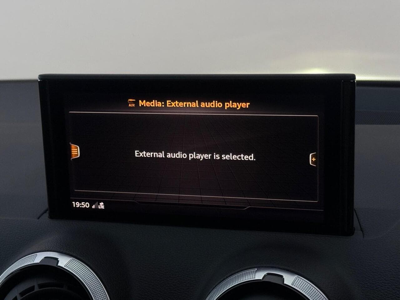 Audi Q2 thumbnail Infotainment System