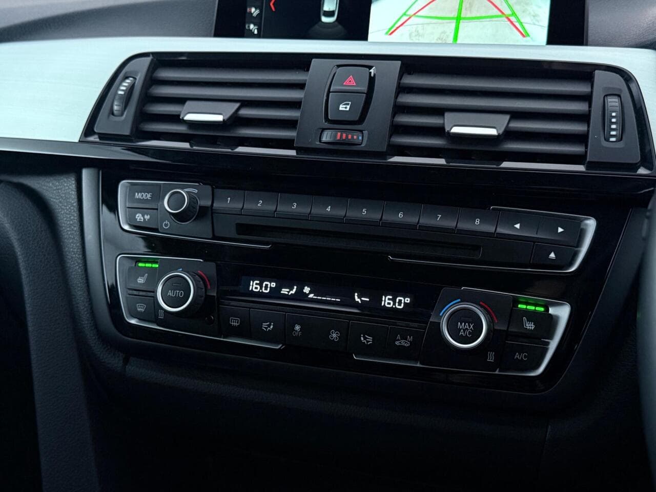 BMW 4 Series thumbnail Infotainment System